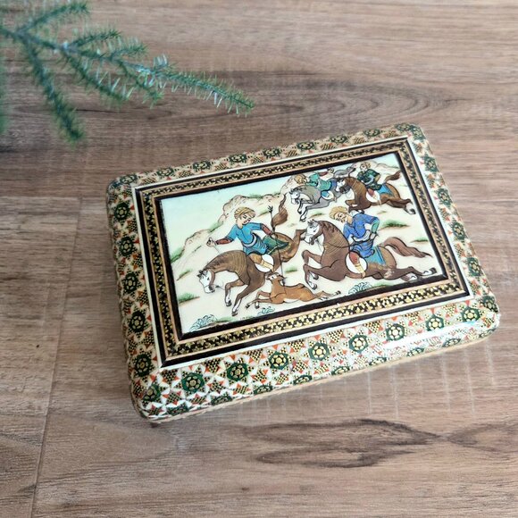 Persian handcrafted hand painted inlaid Khatam Kari Marquetry lacquered box. - Picture 1 of 7